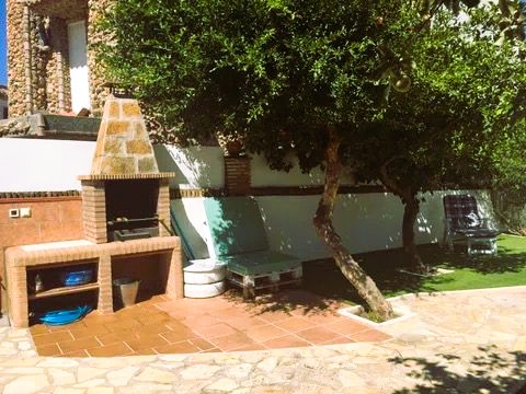 Encantadora Casa de Campo con Espectaculares Vistas a la Montaña en Alfarnatejo