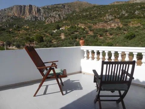 Encantadora Casa de Campo con Espectaculares Vistas a la Montaña en Alfarnatejo