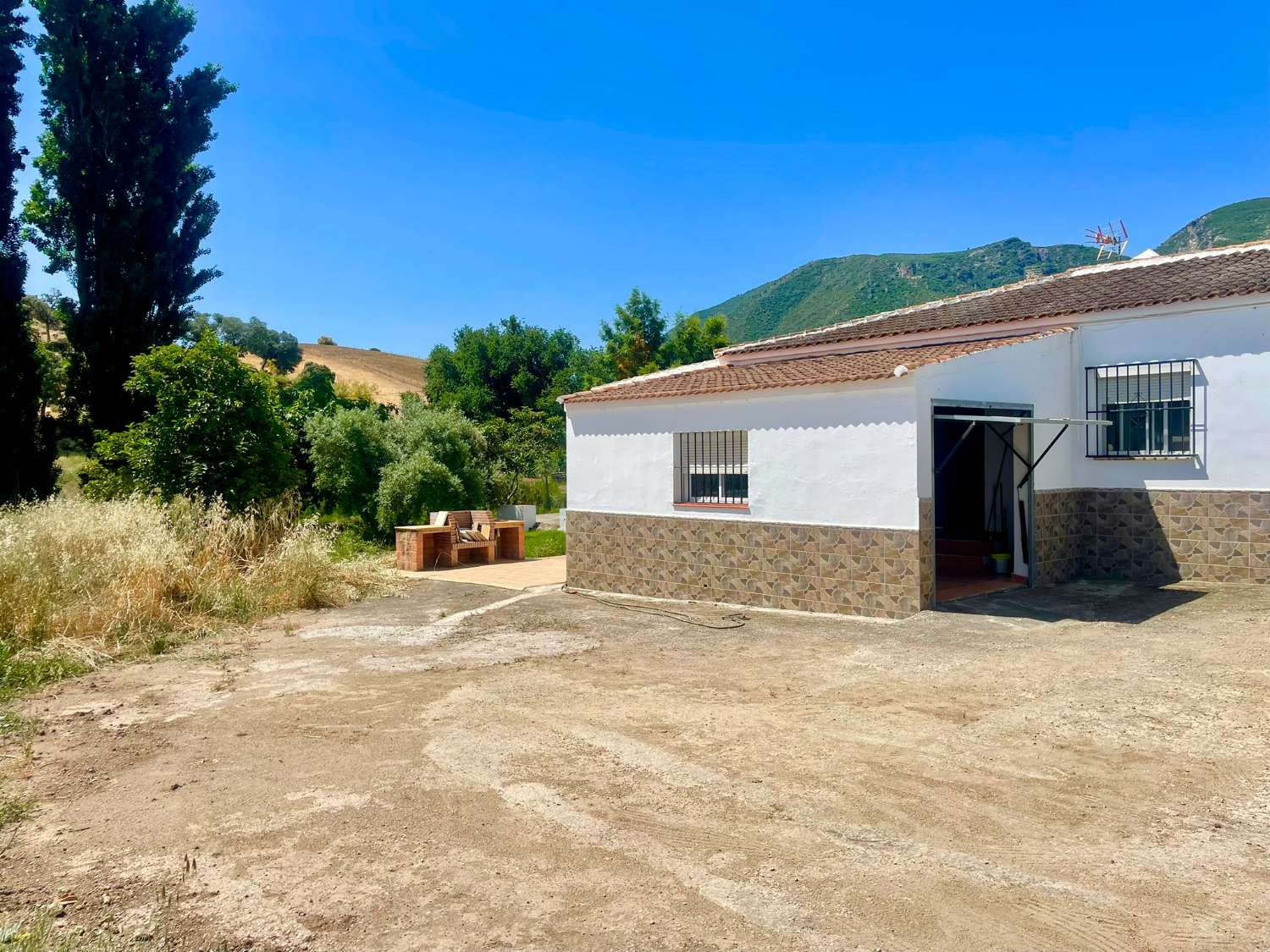 Freistehendes Landhaus in der Sierra de Líjar bei Olvera – ruhiges Wohnen in naturnaher Lage