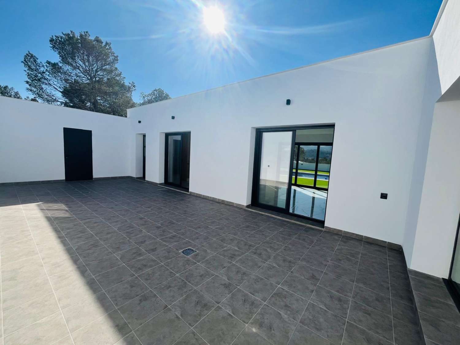 Modernes Neubau-Chalet bei Lorca – stilvolles Wohnen mit Weitblick in naturnaher Umgebung