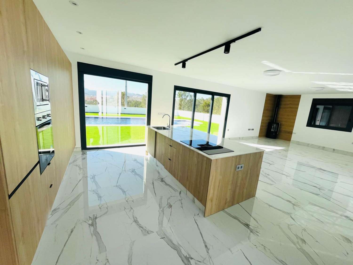 Modernes Neubau-Chalet bei Lorca – stilvolles Wohnen mit Weitblick in naturnaher Umgebung