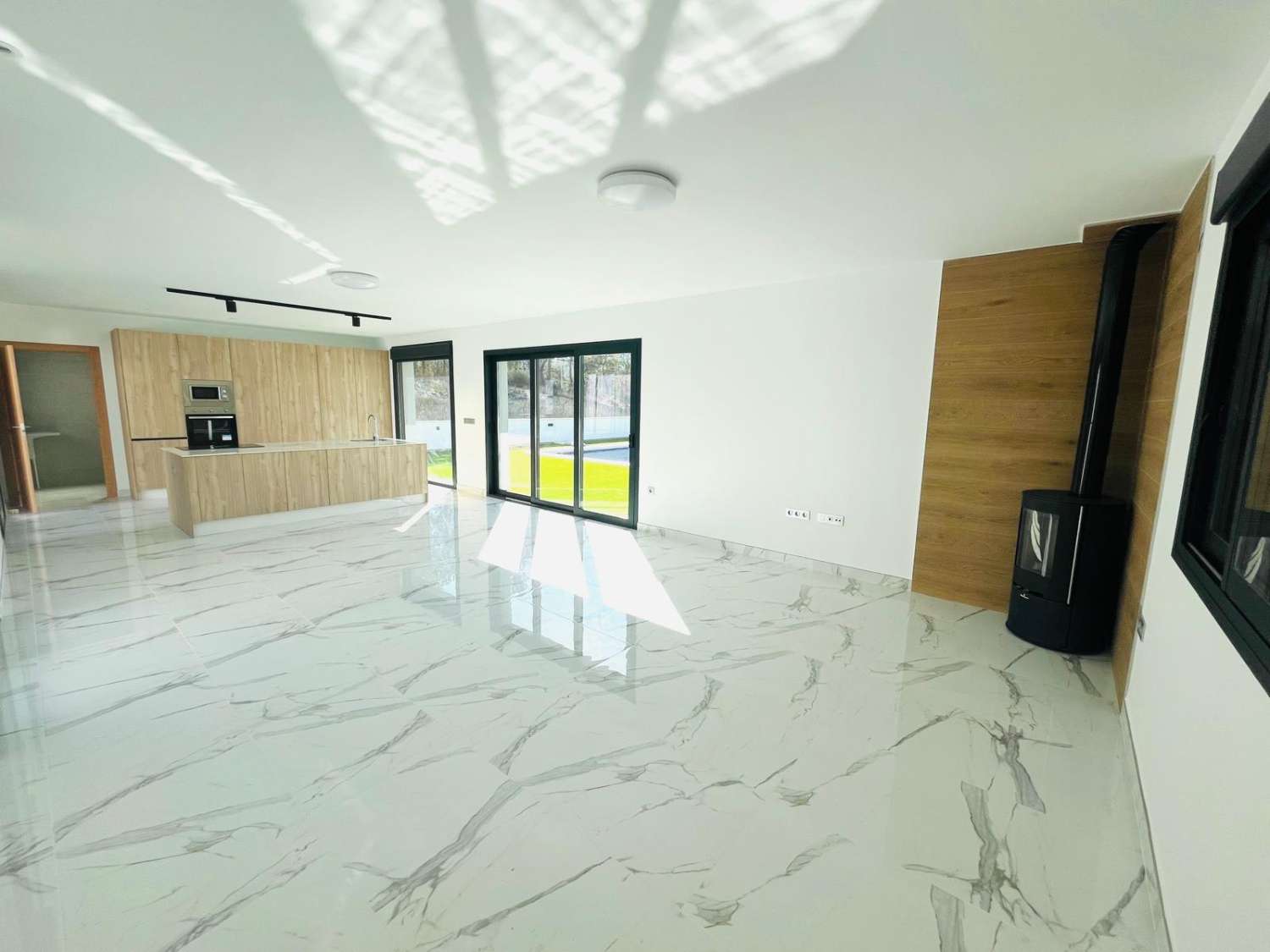 Modernes Neubau-Chalet bei Lorca – stilvolles Wohnen mit Weitblick in naturnaher Umgebung
