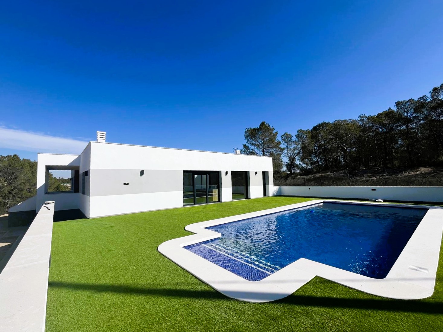 Modernes Neubau-Chalet bei Lorca – stilvolles Wohnen mit Weitblick in naturnaher Umgebung