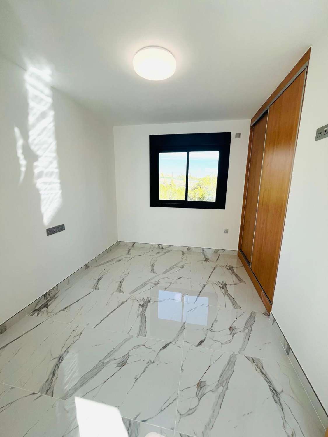 Modernes Neubau-Chalet bei Lorca – stilvolles Wohnen mit Weitblick in naturnaher Umgebung