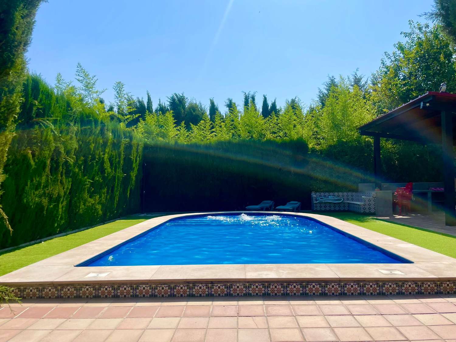 Chalet renovado con piscina en parcela privada en Moraleda de Zafayona (Granada)