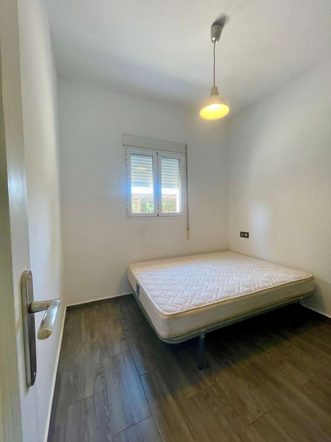 Chalet moderno con terreno de 120.000 m² en ubicación aislada – cerca de Gorafe y Baza