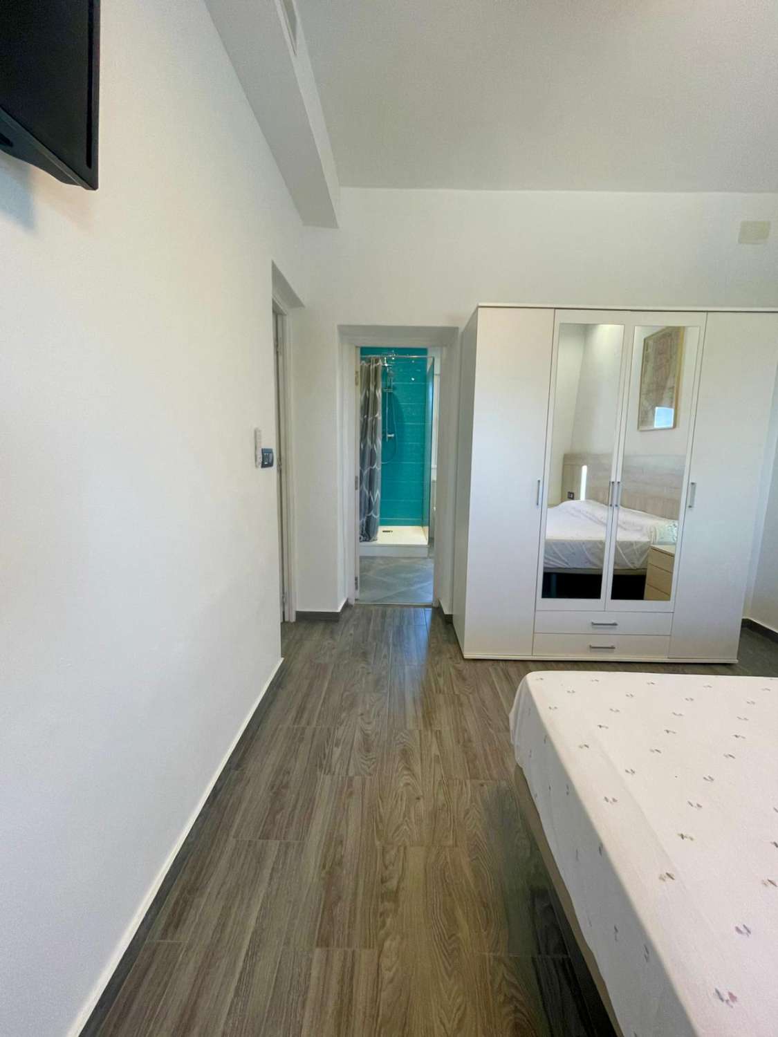 Chalet moderno con terreno de 120.000 m² en ubicación aislada – cerca de Gorafe y Baza