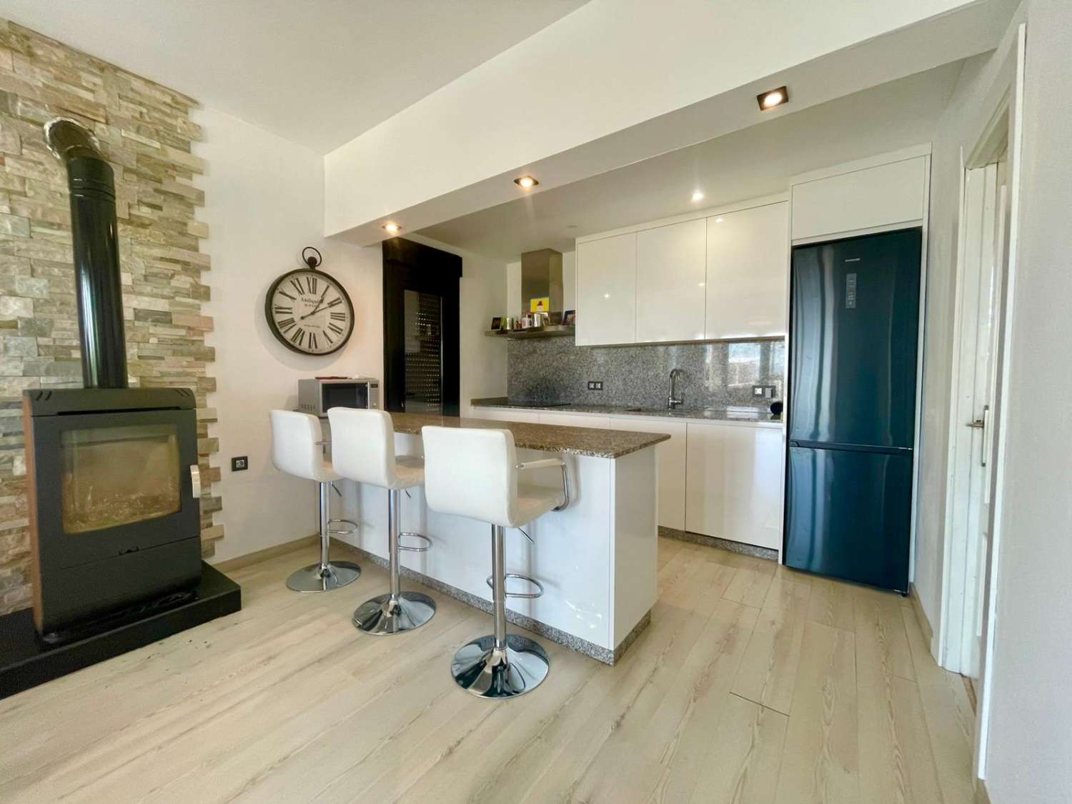 Chalet moderno con terreno de 120.000 m² en ubicación aislada – cerca de Gorafe y Baza