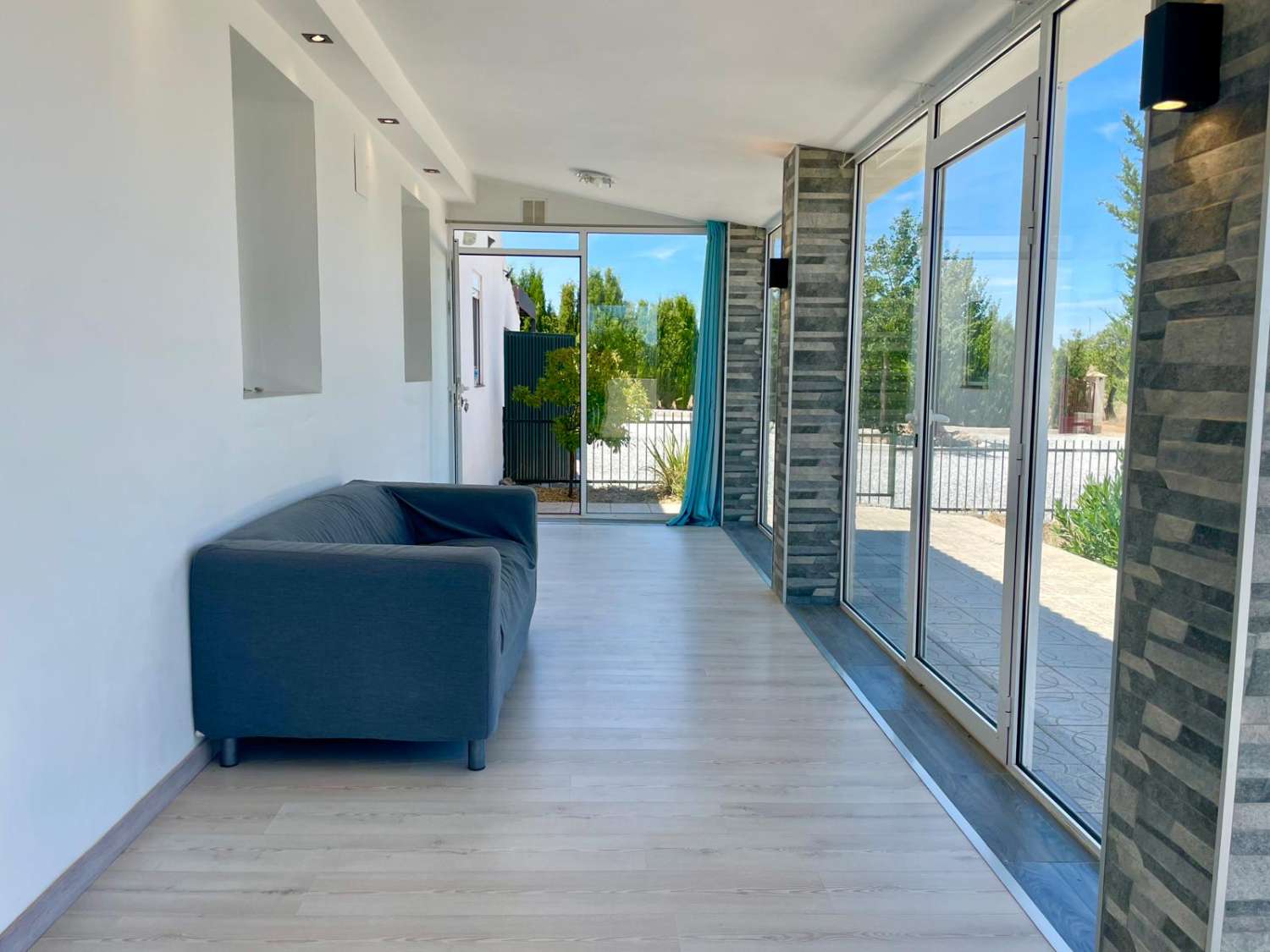 Chalet moderno con terreno de 120.000 m² en ubicación aislada – cerca de Gorafe y Baza