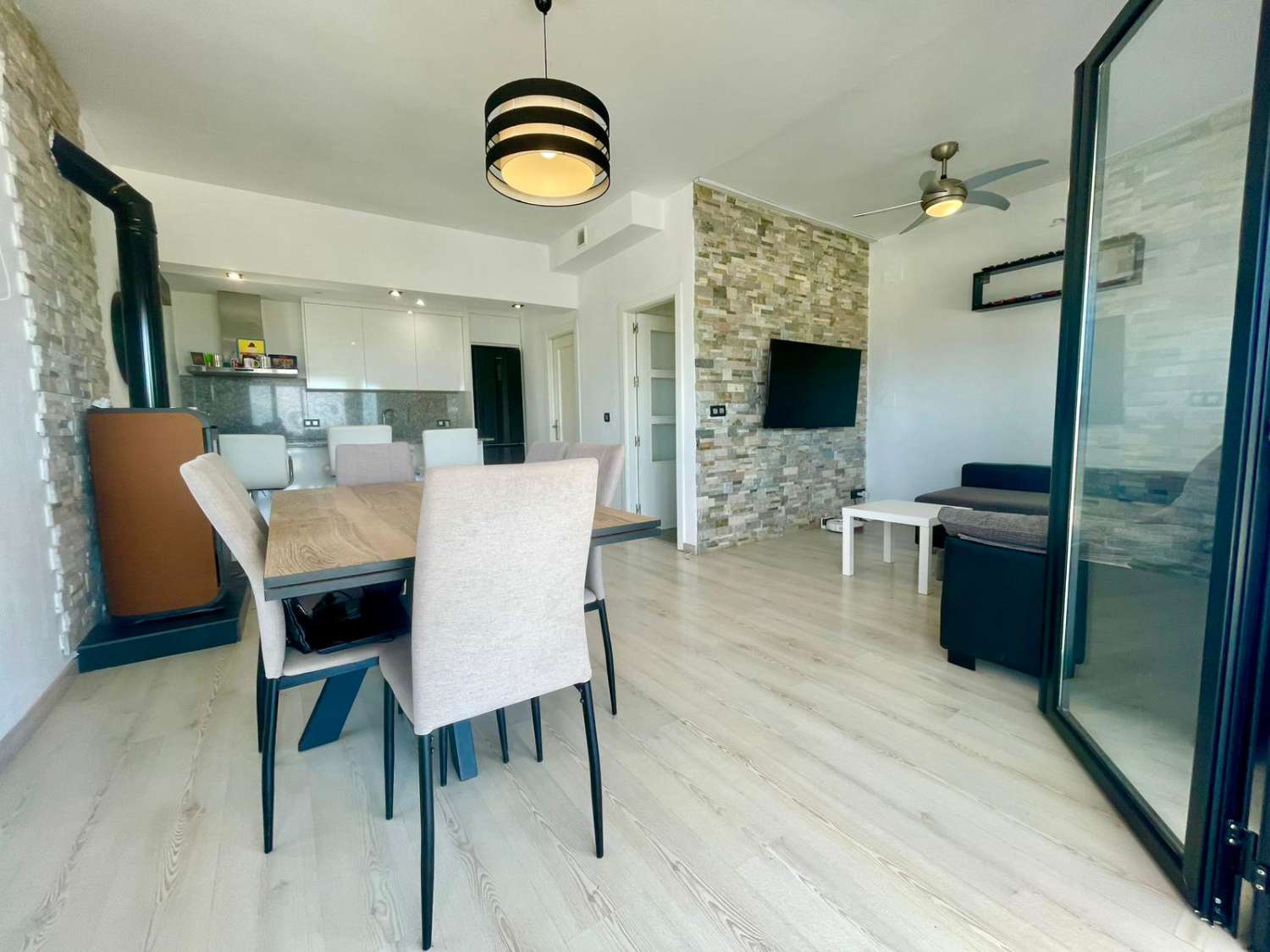 Chalet moderno con terreno de 120.000 m² en ubicación aislada – cerca de Gorafe y Baza