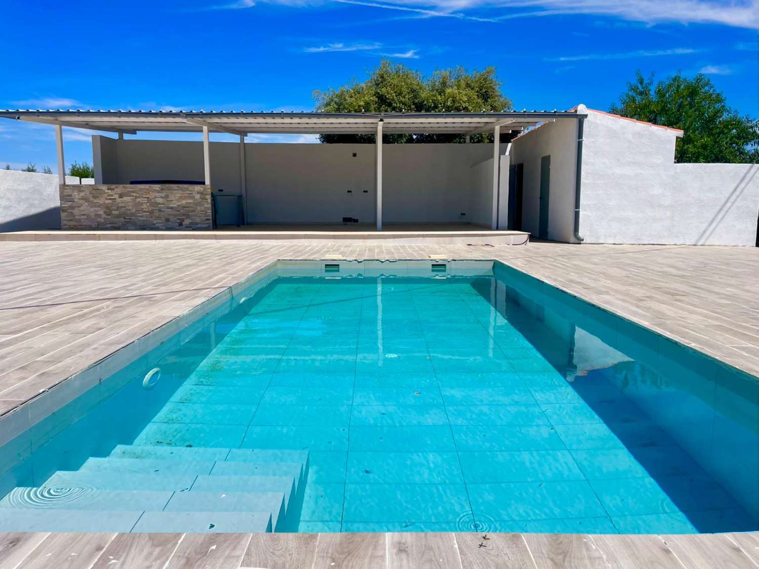 Chalet moderno con terreno de 120.000 m² en ubicación aislada – cerca de Gorafe y Baza