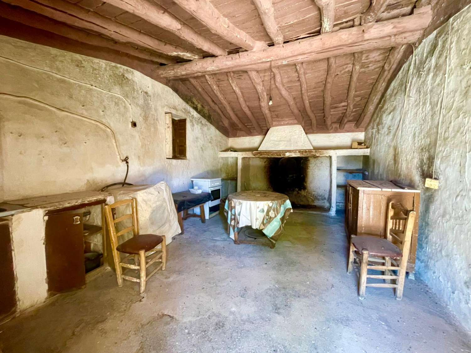 Chalet moderno con terreno de 120.000 m² en ubicación aislada – cerca de Gorafe y Baza