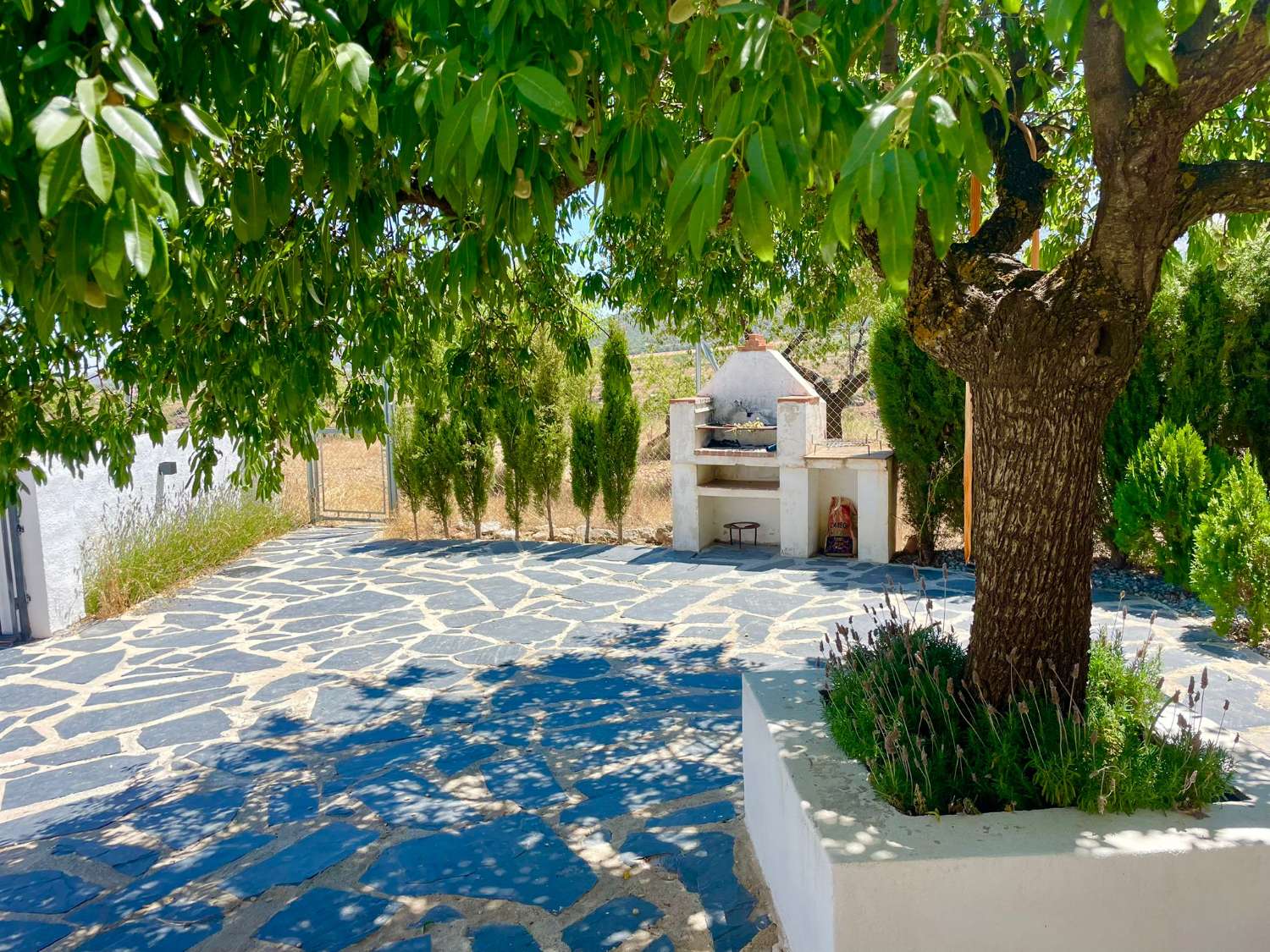 Chalet moderno con terreno de 120.000 m² en ubicación aislada – cerca de Gorafe y Baza