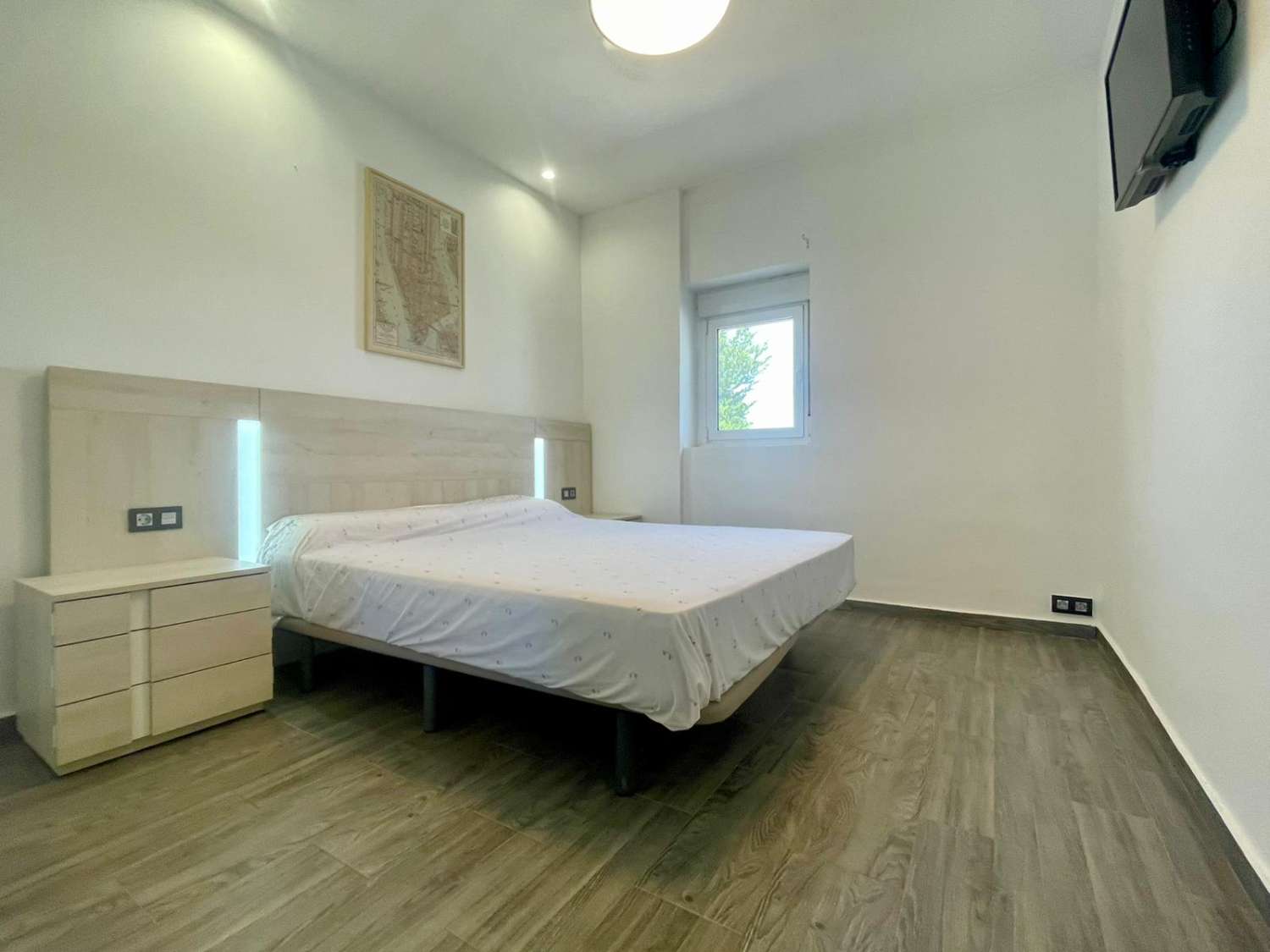 Chalet moderno con terreno de 120.000 m² en ubicación aislada – cerca de Gorafe y Baza