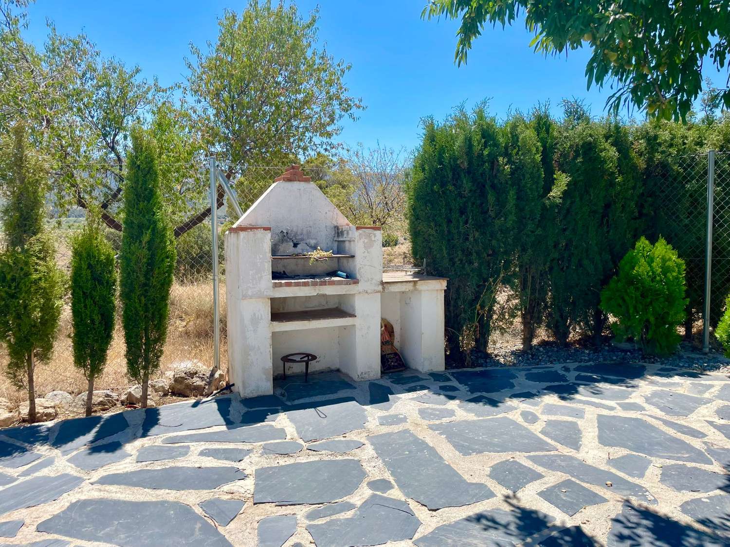 Chalet moderno con terreno de 120.000 m² en ubicación aislada – cerca de Gorafe y Baza