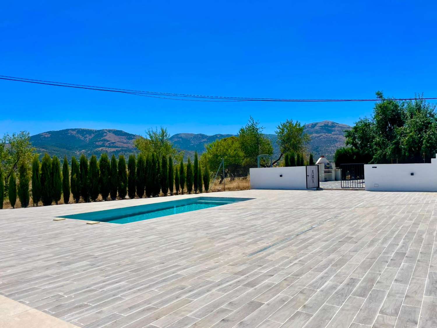 Chalet moderno con terreno de 120.000 m² en ubicación aislada – cerca de Gorafe y Baza