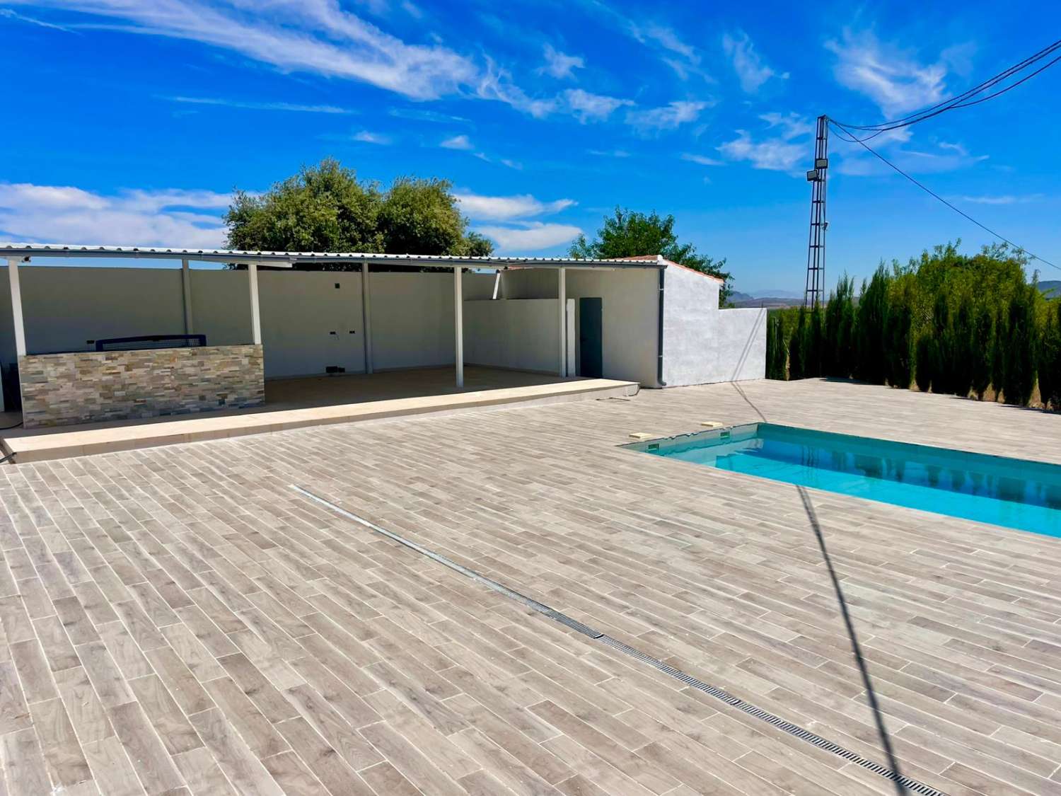 Chalet moderno con terreno de 120.000 m² en ubicación aislada – cerca de Gorafe y Baza
