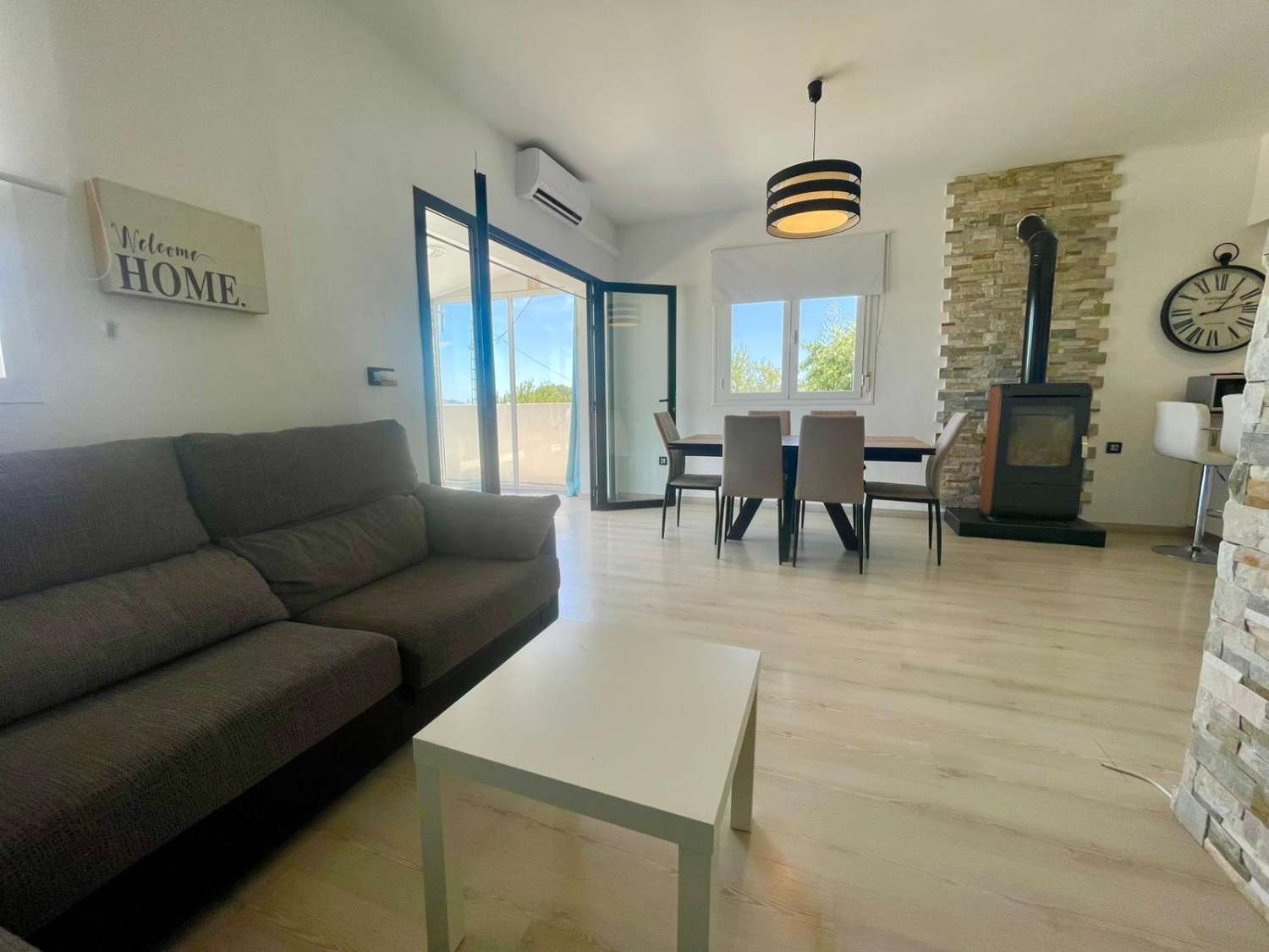 Chalet moderno con terreno de 120.000 m² en ubicación aislada – cerca de Gorafe y Baza