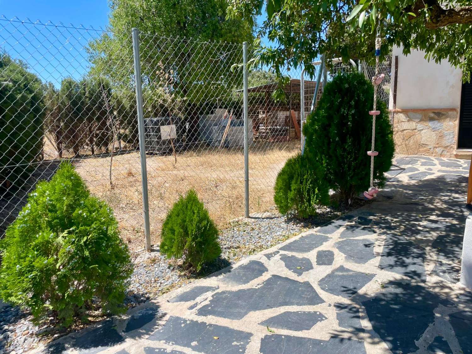 Chalet moderno con terreno de 120.000 m² en ubicación aislada – cerca de Gorafe y Baza