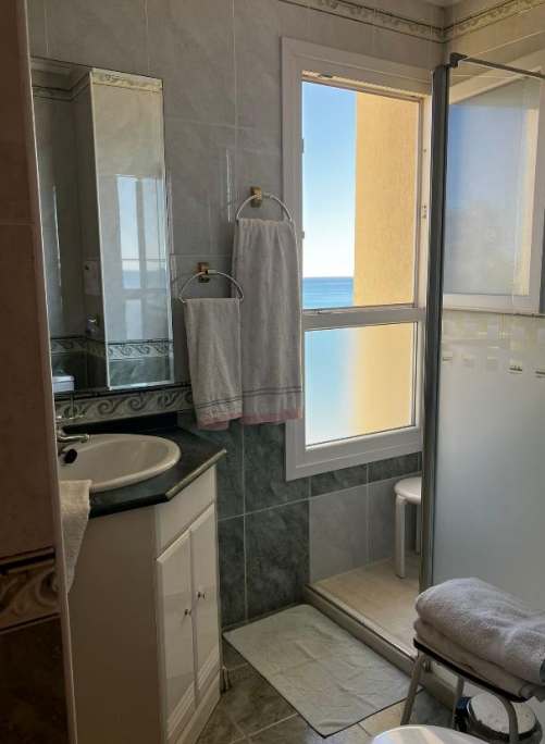 Apartment in Marbella Zentrum – Erste Linie am Strand mit spektakulärem Meerblick