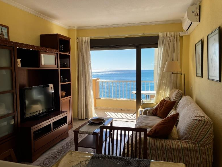 Apartment in Marbella Zentrum – Erste Linie am Strand mit spektakulärem Meerblick