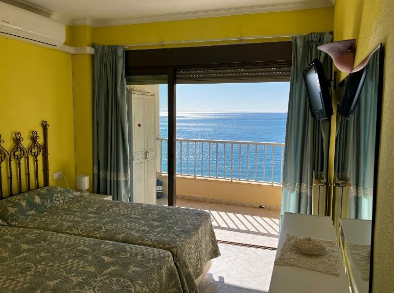 Apartment in Marbella Zentrum – Erste Linie am Strand mit spektakulärem Meerblick