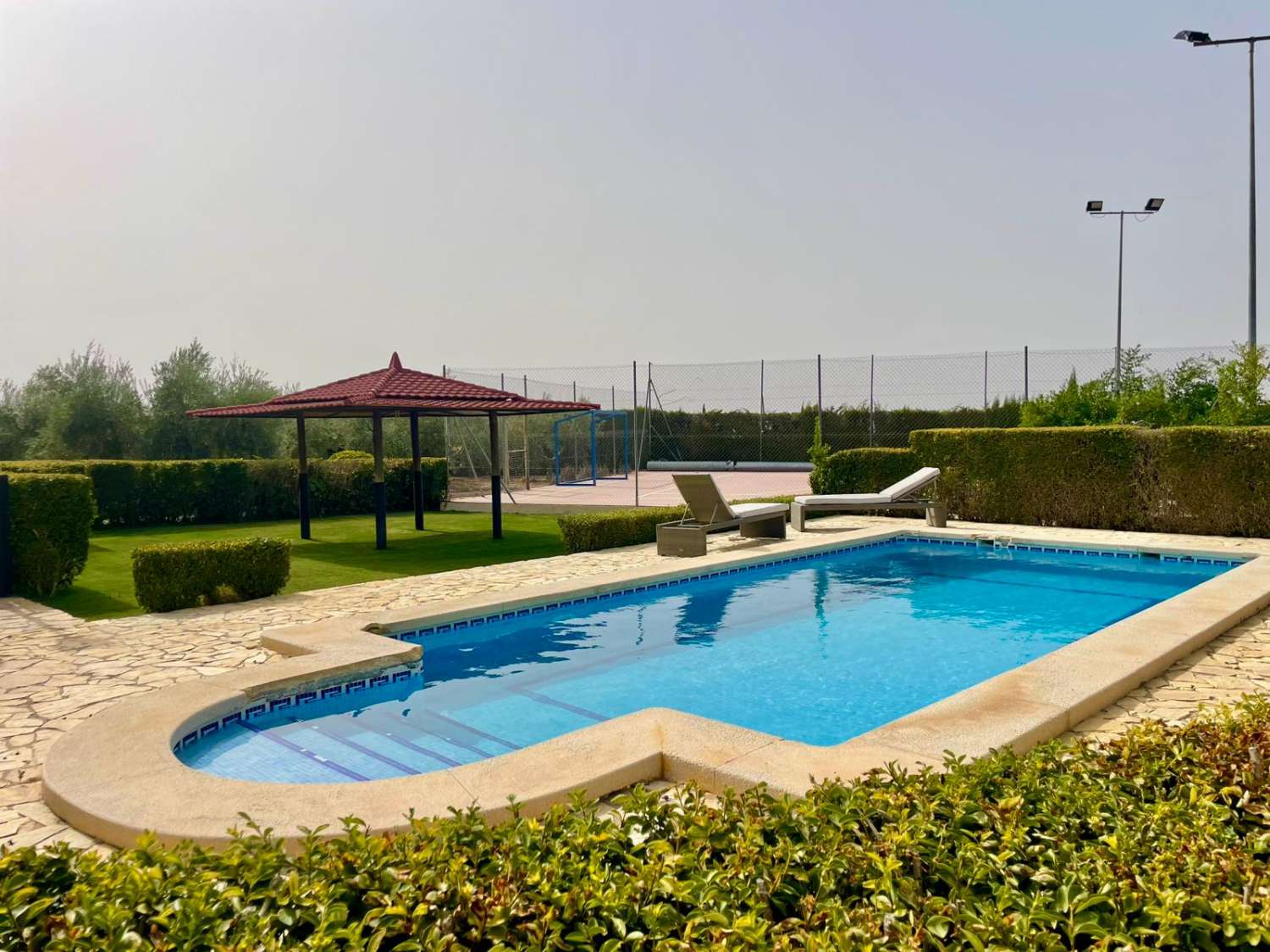 Landhaus mit Olivenhain, Pool und Sportbereich in Moraleda de Zafayona