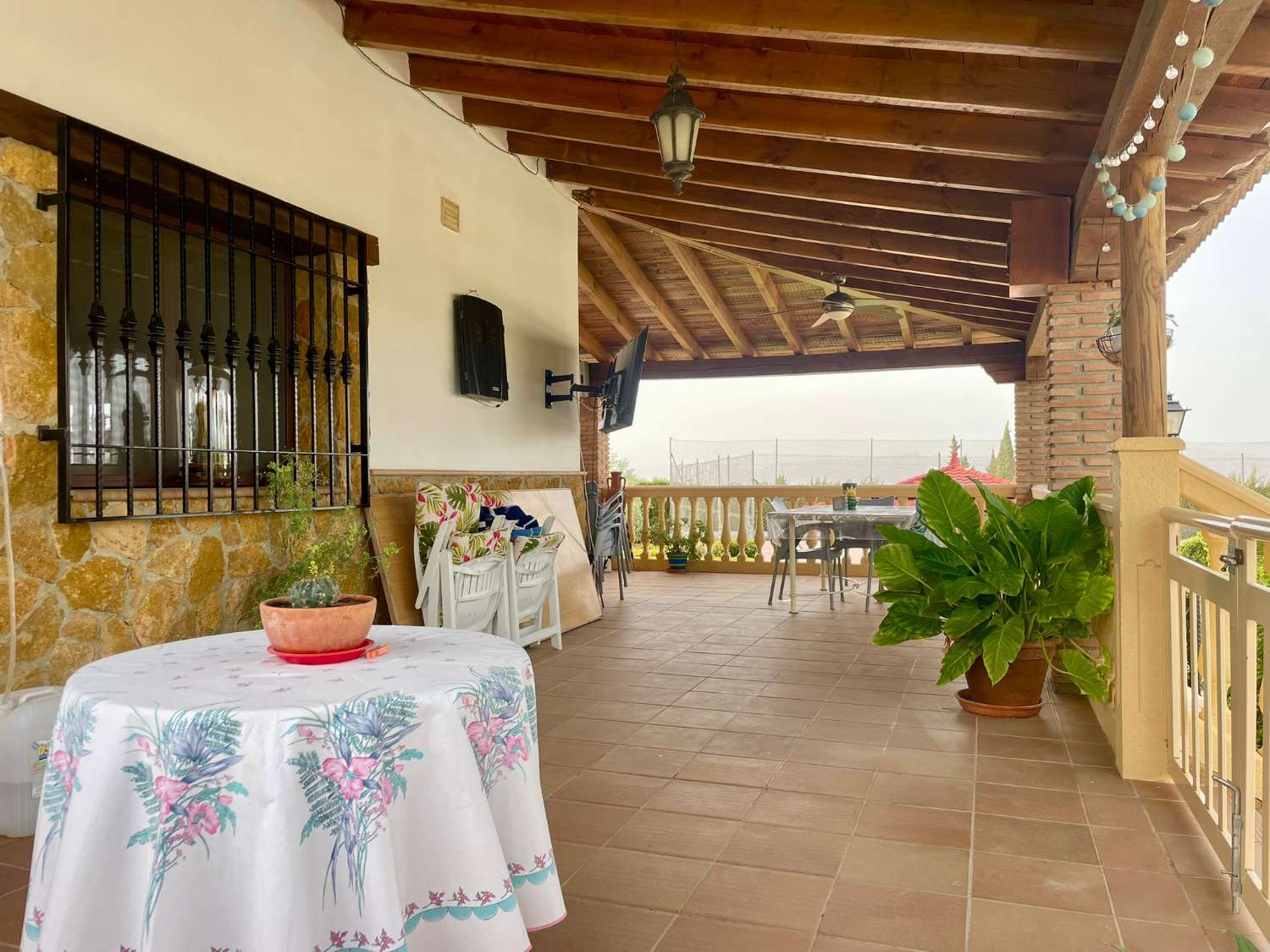 Landhaus mit Olivenhain, Pool und Sportbereich in Moraleda de Zafayona