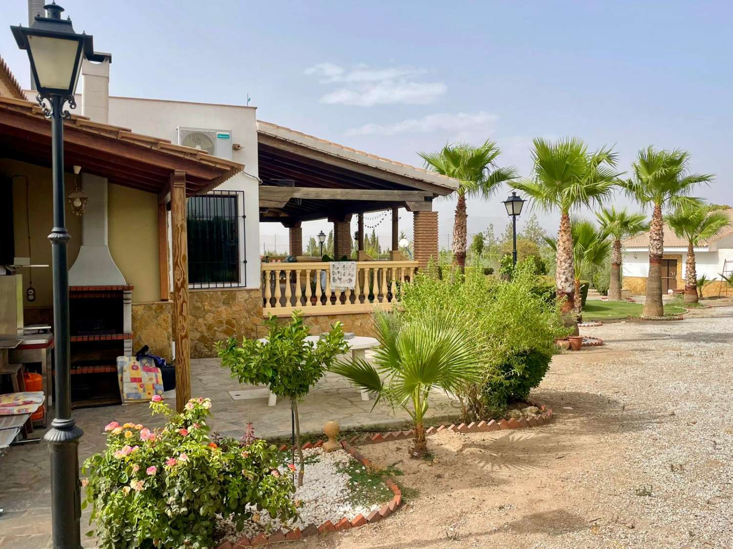 Landhaus mit Olivenhain, Pool und Sportbereich in Moraleda de Zafayona