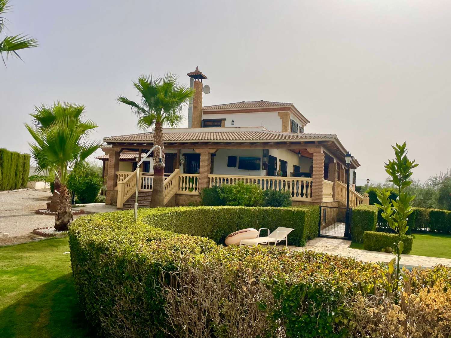 Landhaus mit Olivenhain, Pool und Sportbereich in Moraleda de Zafayona