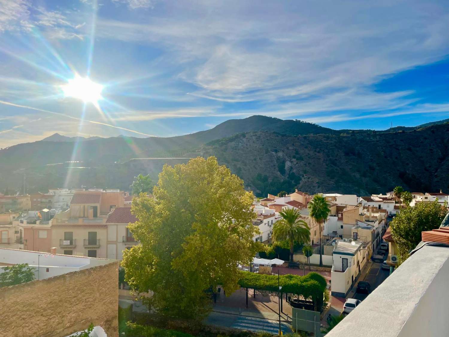 Renoviertes Stadthaus im Herzen von Vélez de Benaudalla – modernes Wohnen in historischem Ambiente