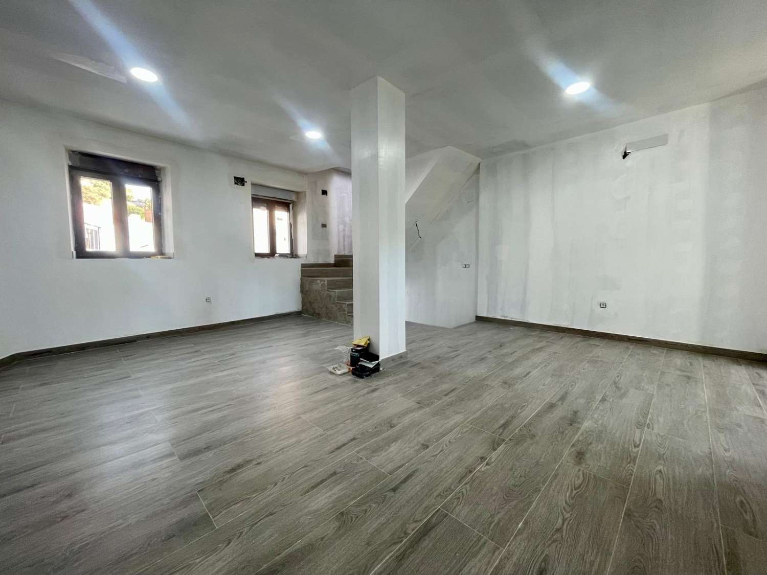 Renoviertes Stadthaus im Herzen von Vélez de Benaudalla – modernes Wohnen in historischem Ambiente