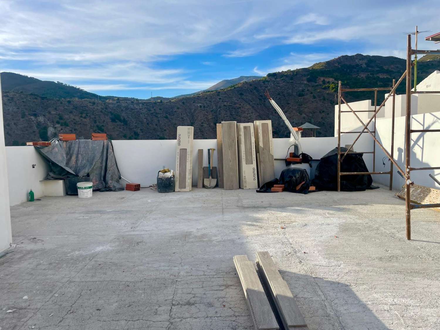 Renoviertes Stadthaus im Herzen von Vélez de Benaudalla – modernes Wohnen in historischem Ambiente