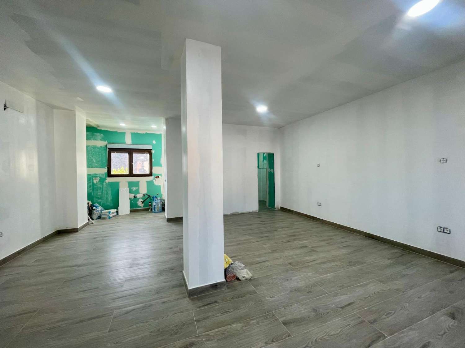 Renoviertes Stadthaus im Herzen von Vélez de Benaudalla – modernes Wohnen in historischem Ambiente