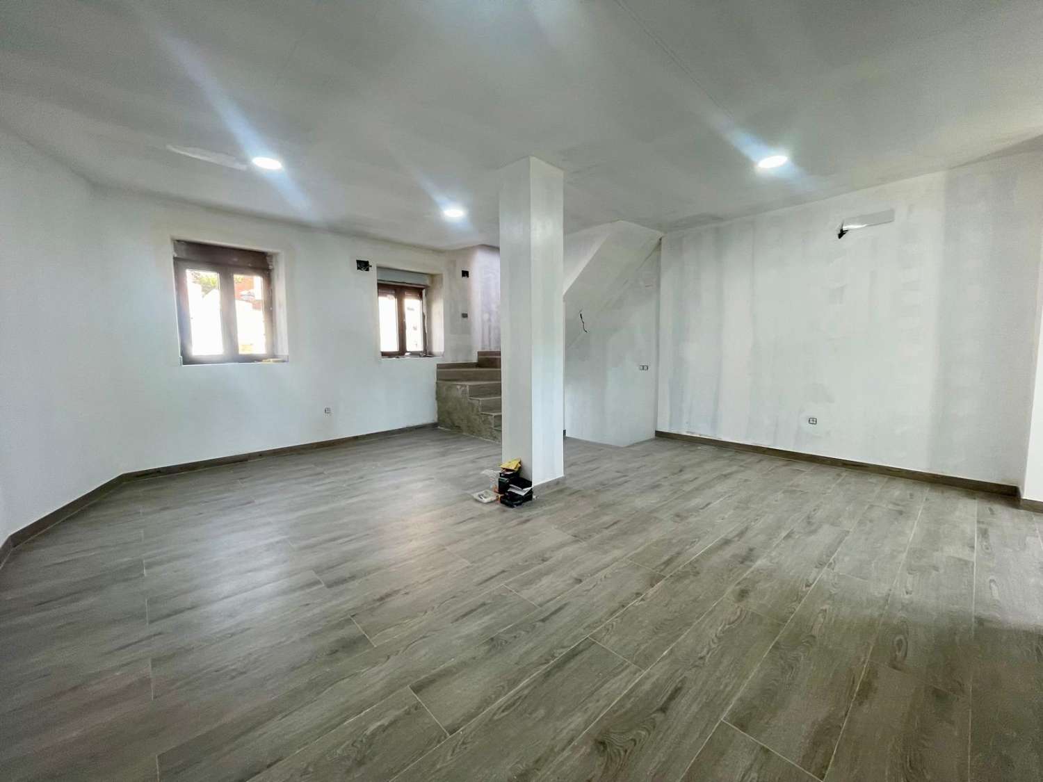 Renoviertes Stadthaus im Herzen von Vélez de Benaudalla – modernes Wohnen in historischem Ambiente