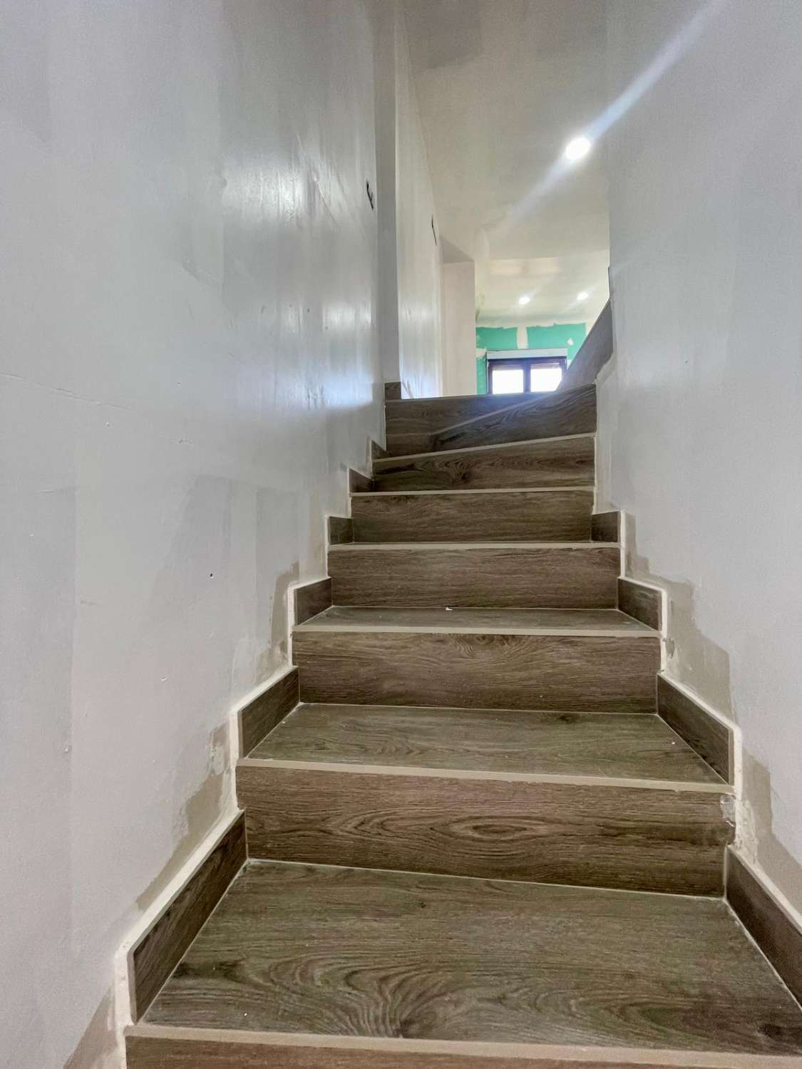 Renoviertes Stadthaus im Herzen von Vélez de Benaudalla – modernes Wohnen in historischem Ambiente