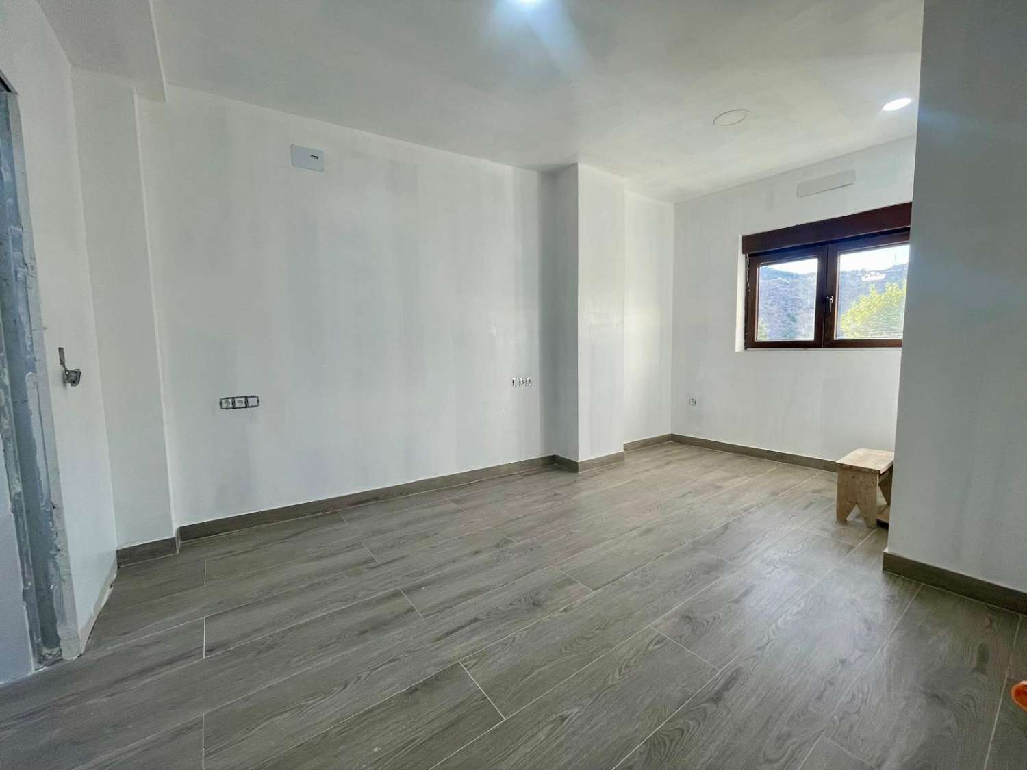 Renoviertes Stadthaus im Herzen von Vélez de Benaudalla – modernes Wohnen in historischem Ambiente