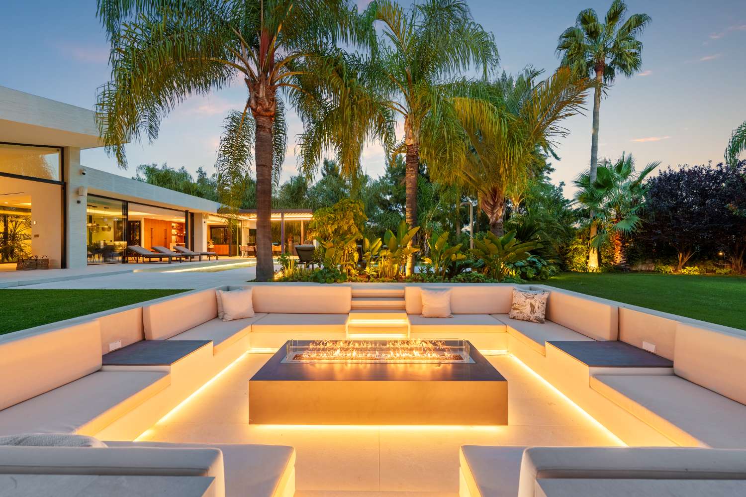 Moderne Luxusvilla in Las Chapas, Marbella Este