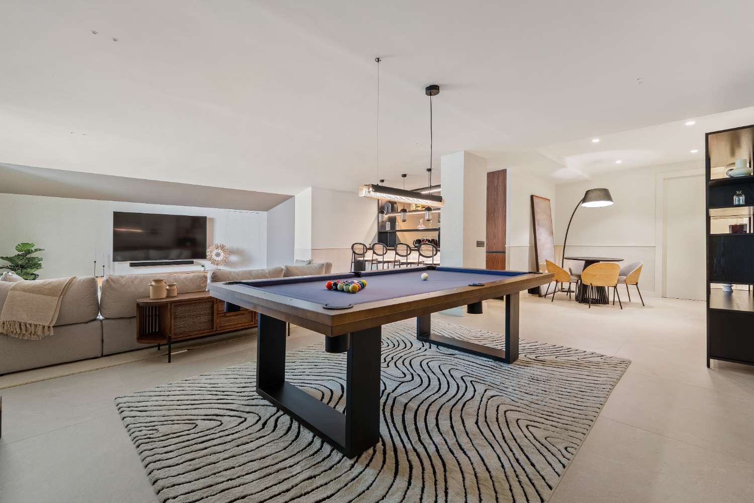 Moderne Luxusvilla in Las Chapas, Marbella Este