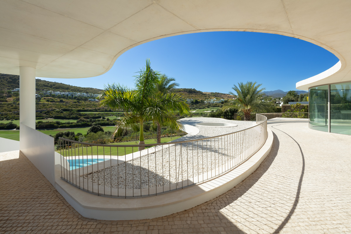 Moderne Luxusvilla in Casares Golf – Exklusives Wohnen in Finca Cortesin