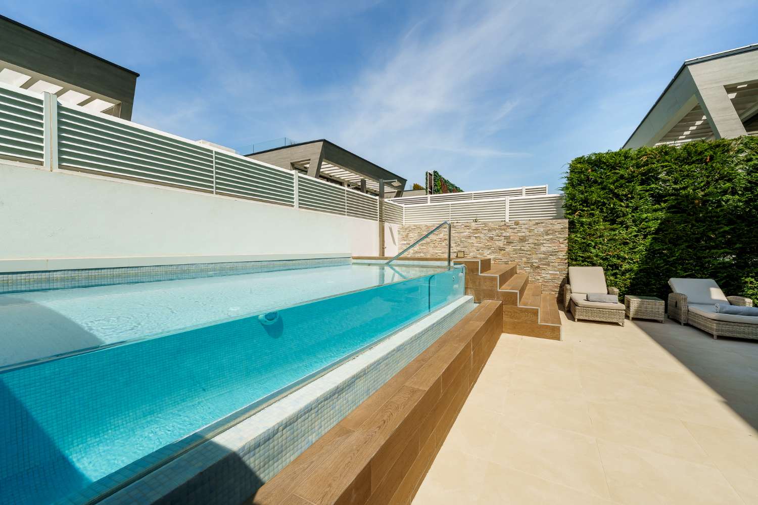 Moderne Doppelhaushälfte Azure 7 in Banus Bay, Marbella