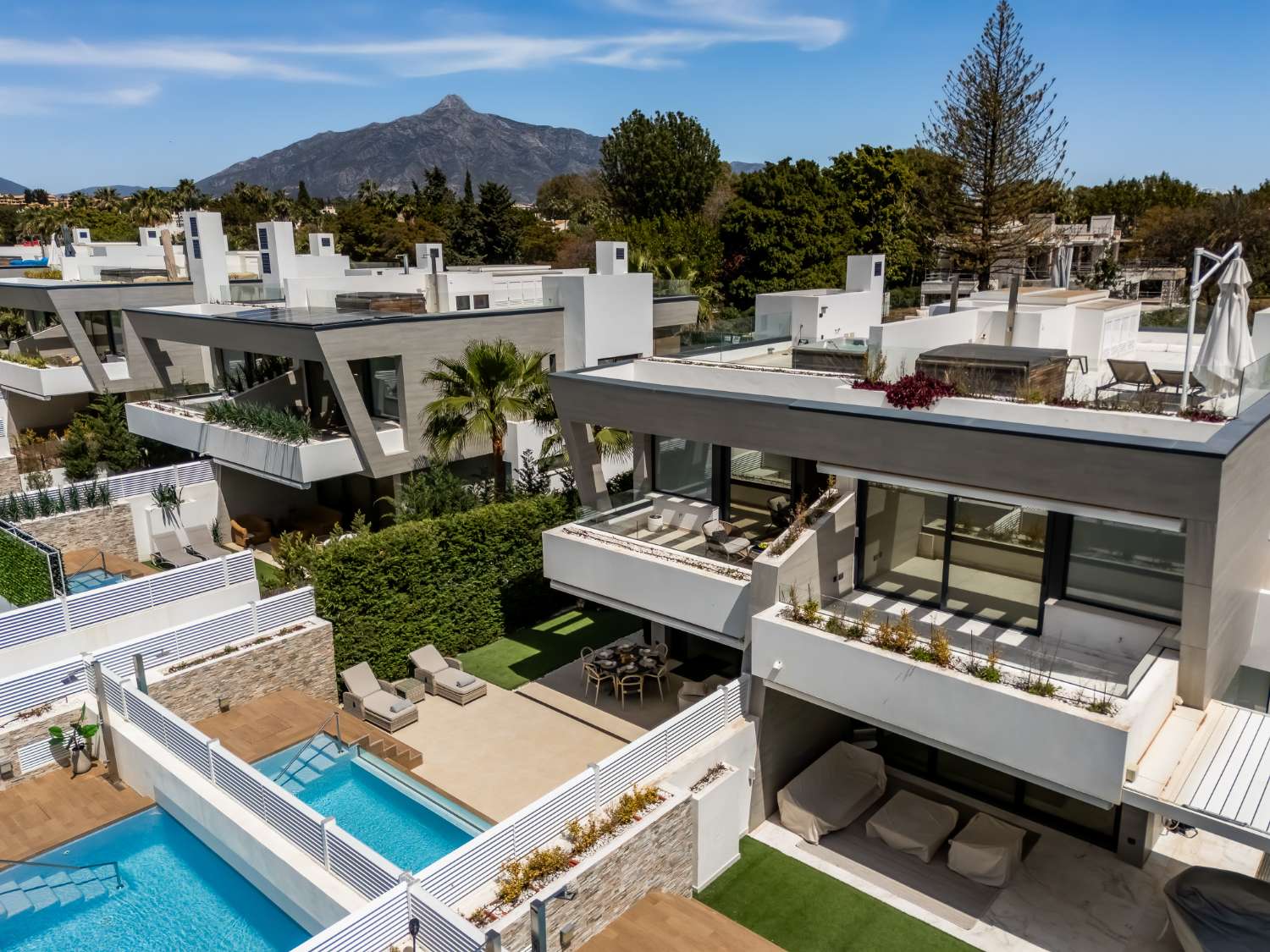 Moderne Doppelhaushälfte Azure 7 in Banus Bay, Marbella