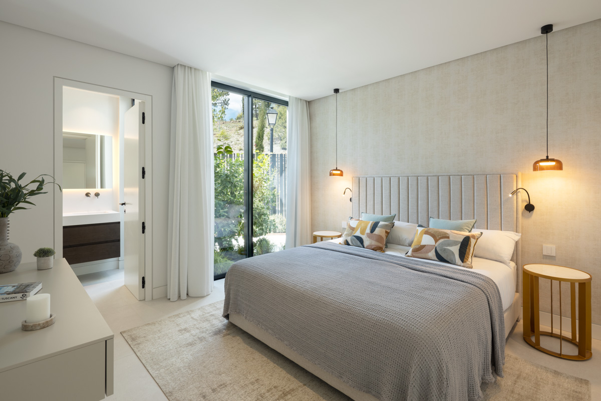 Moderne Luxusvilla in Lomas de La Quinta – Architektur von Carlos Lamas mit Meerblick