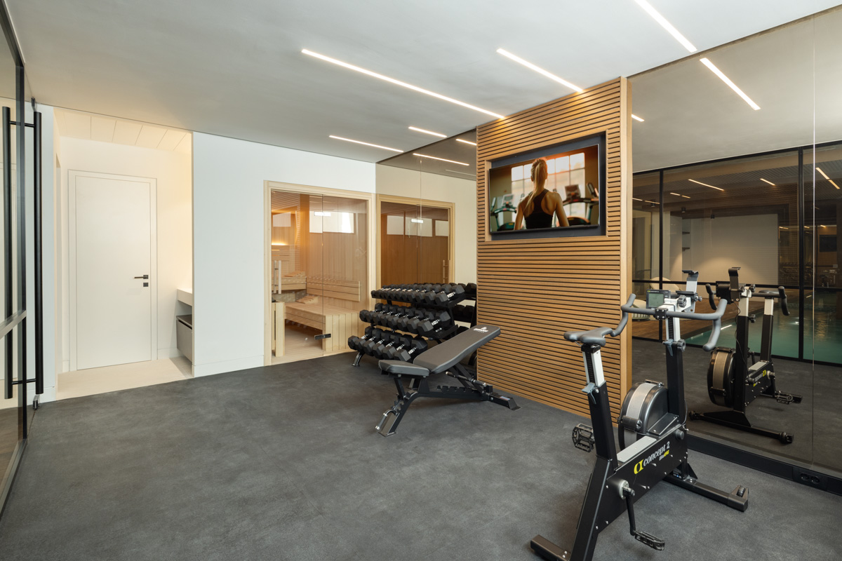 Moderne Luxusvilla in Lomas de La Quinta – Architektur von Carlos Lamas mit Meerblick