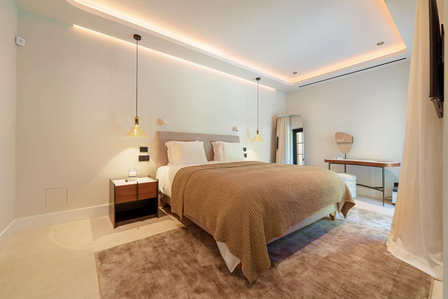 Moderne Luxusvilla in Marbella – Eleganz auf einer Ebene nahe Puerto Banús