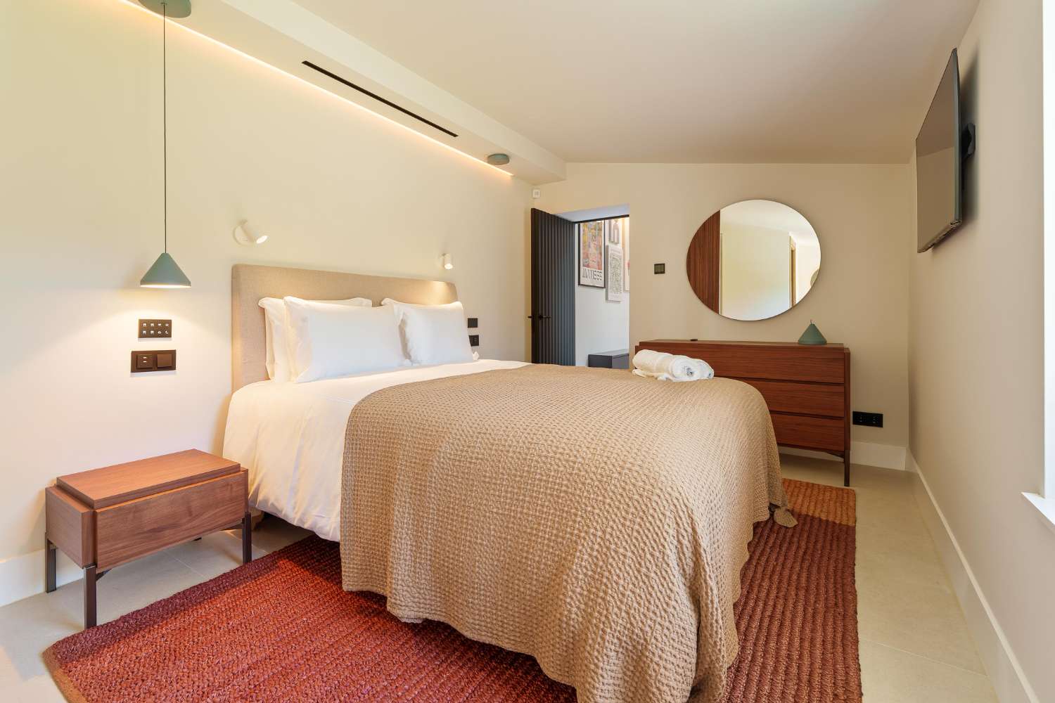 Moderne Luxusvilla in Marbella – Eleganz auf einer Ebene nahe Puerto Banús