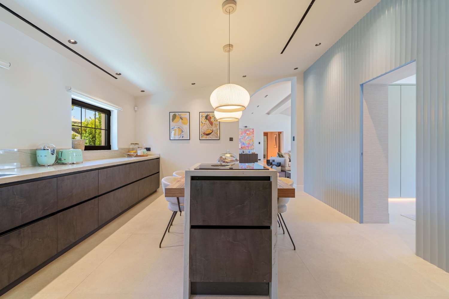 Moderne Luxusvilla in Marbella – Eleganz auf einer Ebene nahe Puerto Banús