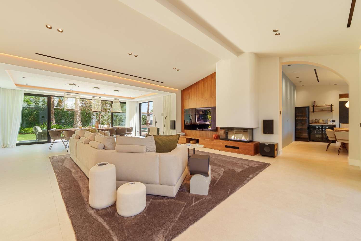 Moderne Luxusvilla in Marbella – Eleganz auf einer Ebene nahe Puerto Banús