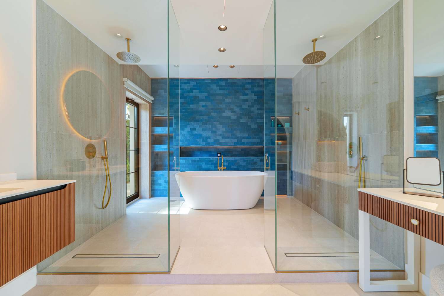 Moderne Luxusvilla in Marbella – Eleganz auf einer Ebene nahe Puerto Banús