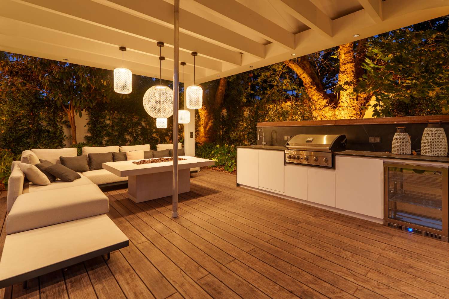 Moderne Luxusvilla in Marbella – Eleganz auf einer Ebene nahe Puerto Banús